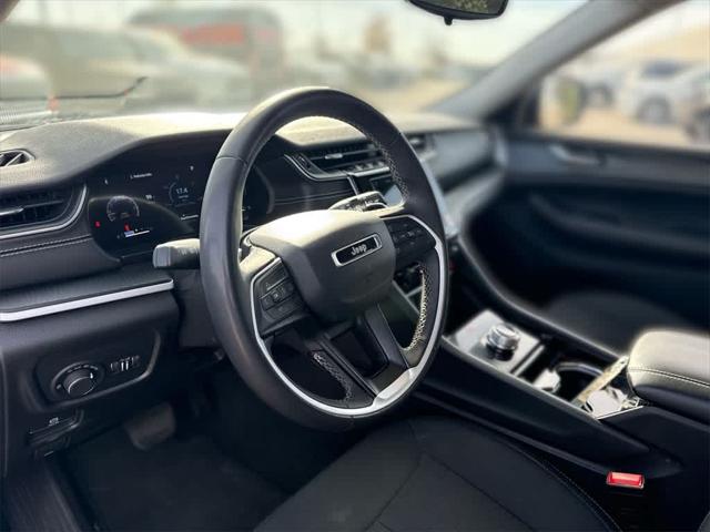 2023 Jeep Grand Cherokee L Laredo 4x2