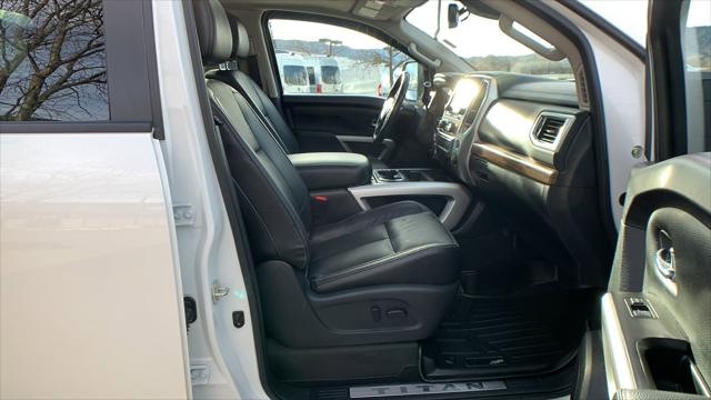 2020 Nissan Titan Crew Cab SL 4x4