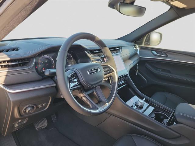 2025 Jeep Grand Cherokee GRAND CHEROKEE L OVERLAND 4X4