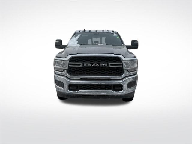 2024 RAM 3500 Tradesman Crew Cab 4x4 8 Box