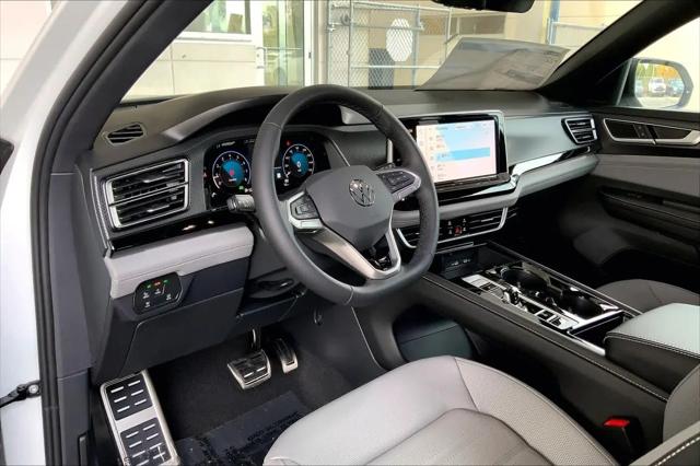 2026 Volkswagen Atlas Cross Sport SEL R-Line Black