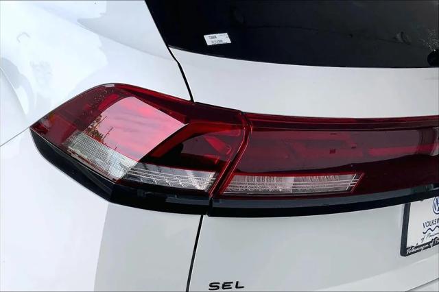 2026 Volkswagen Atlas Cross Sport SEL R-Line Black