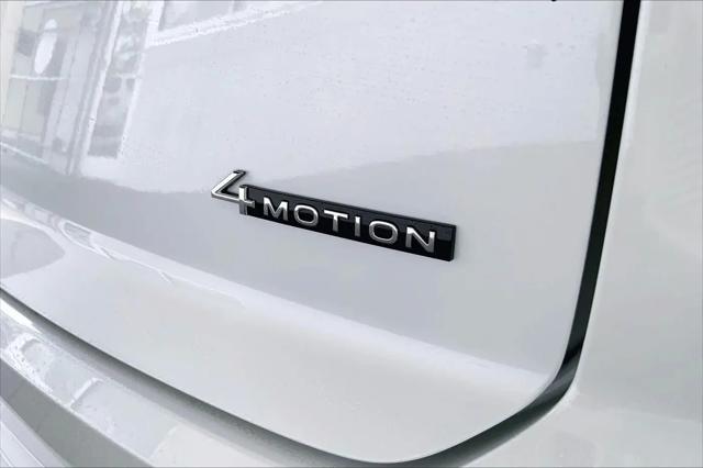 2026 Volkswagen Atlas Cross Sport SEL R-Line Black
