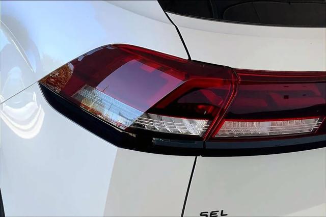 2026 Volkswagen Atlas Cross Sport SEL R-Line Black