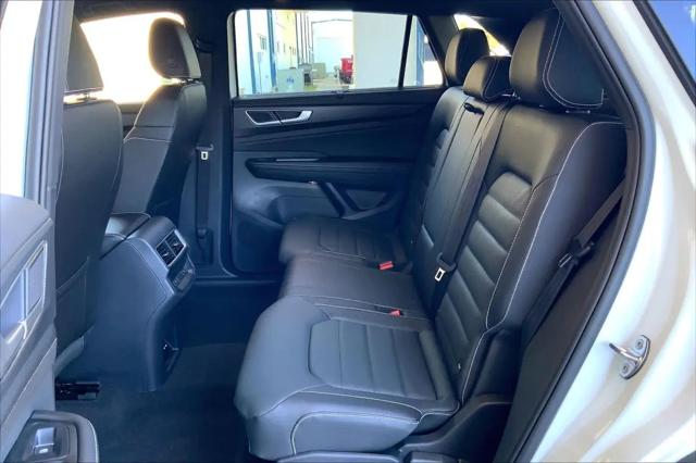 2026 Volkswagen Atlas Cross Sport SEL R-Line Black