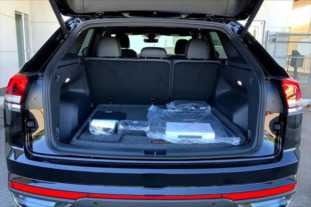 2026 Volkswagen Atlas Cross Sport SE with Technology