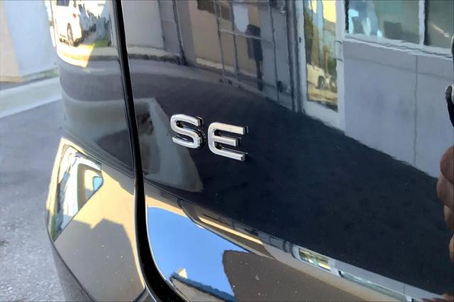 2026 Volkswagen Atlas Cross Sport SE with Technology