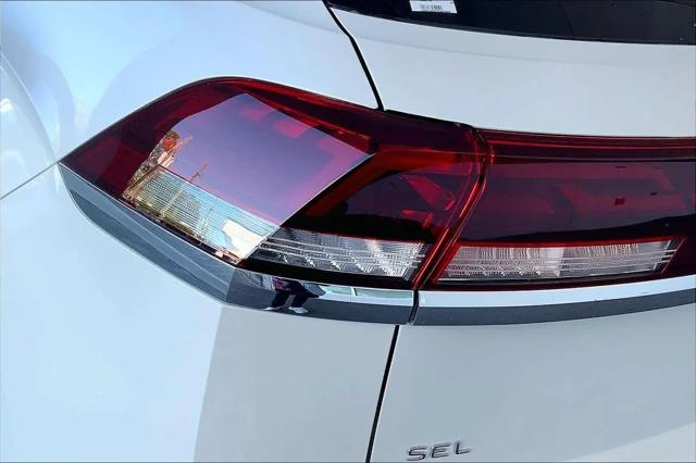 2026 Volkswagen Atlas Cross Sport SEL Premium R-Line