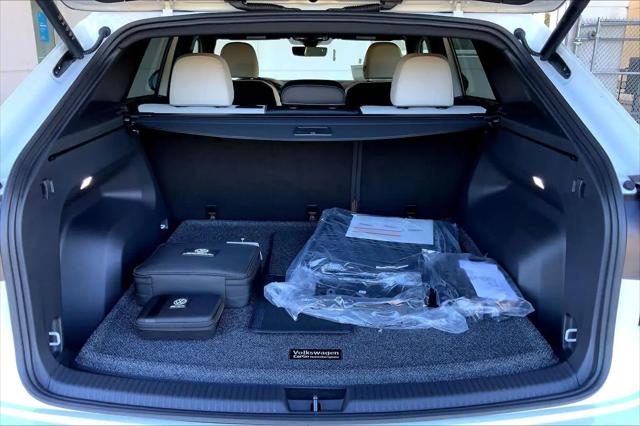 2026 Volkswagen Atlas Cross Sport SEL Premium R-Line