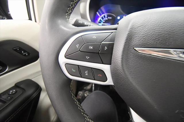 2024 Chrysler Pacifica Hybrid Select