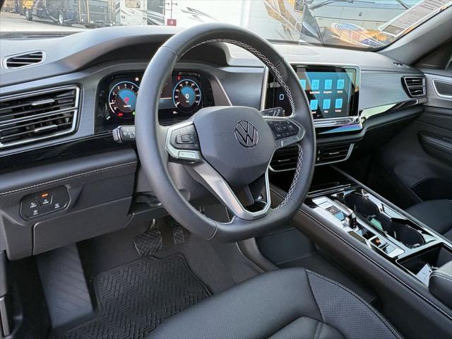 2026 Volkswagen Atlas Cross Sport SE with Technology