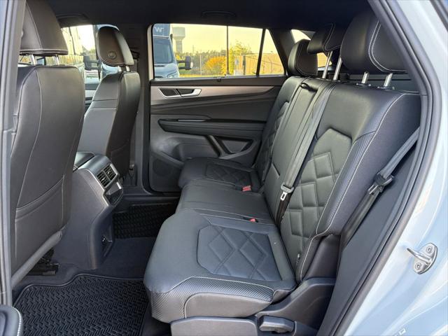 2026 Volkswagen Atlas Cross Sport SE with Technology