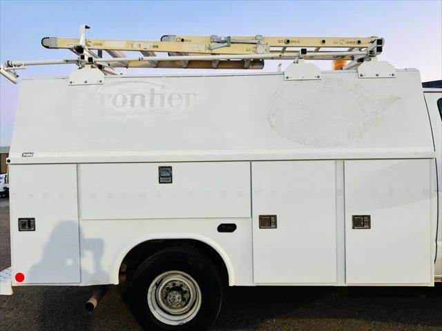 2011 Ford E-350 Cutaway E-350