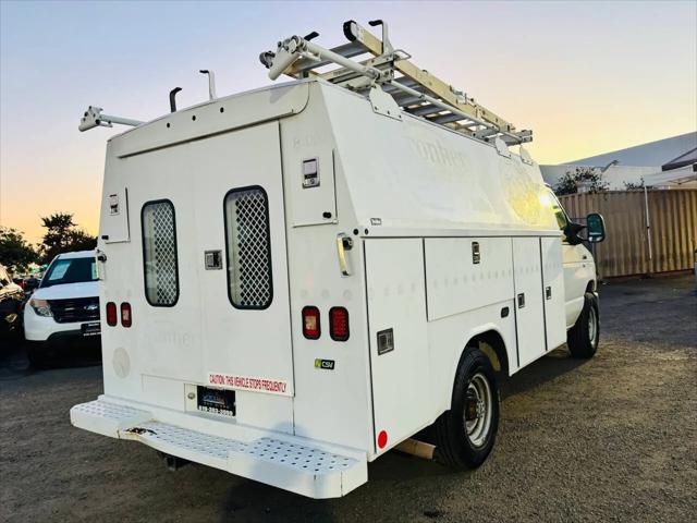 2011 Ford E-350 Cutaway E-350