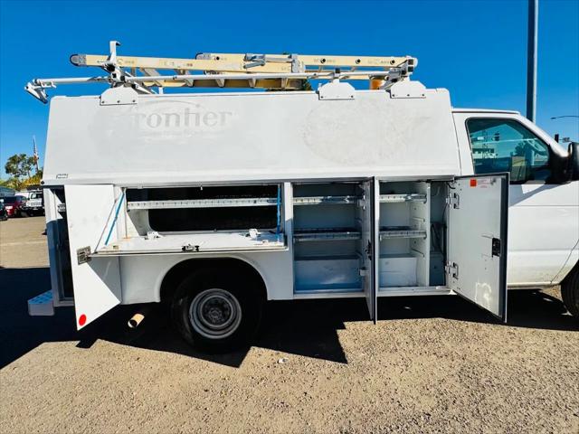 2011 Ford E-350 Cutaway E-350