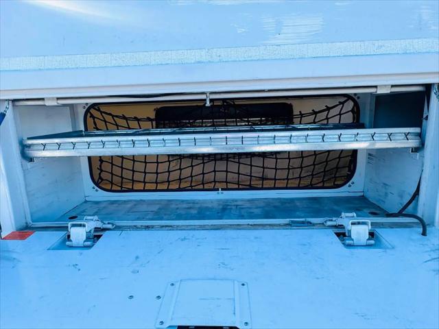 2011 Ford E-350 Cutaway E-350