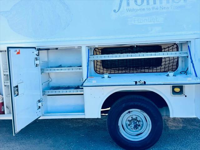 2011 Ford E-350 Cutaway E-350