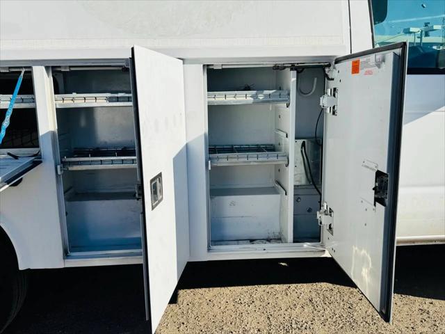 2011 Ford E-350 Cutaway E-350