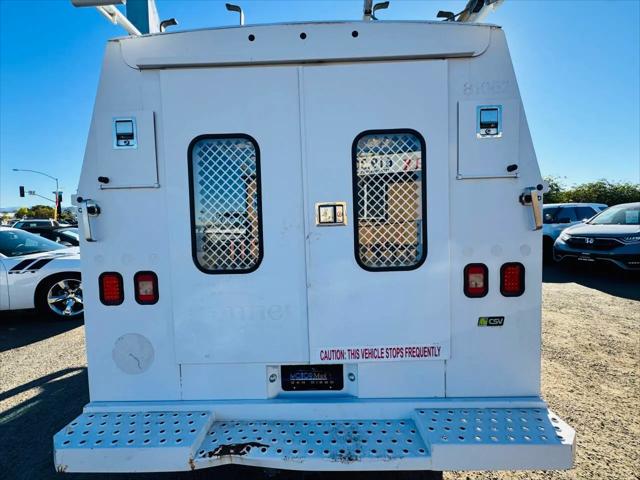 2011 Ford E-350 Cutaway E-350