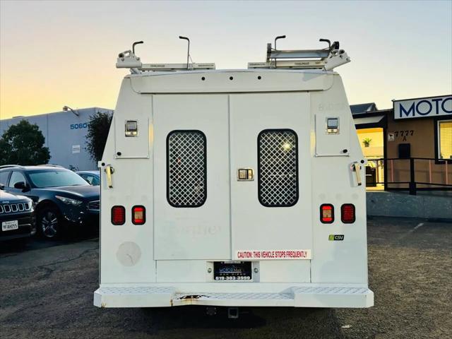 2011 Ford E-350 Cutaway E-350