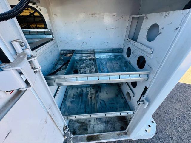 2011 Ford E-350 Cutaway E-350