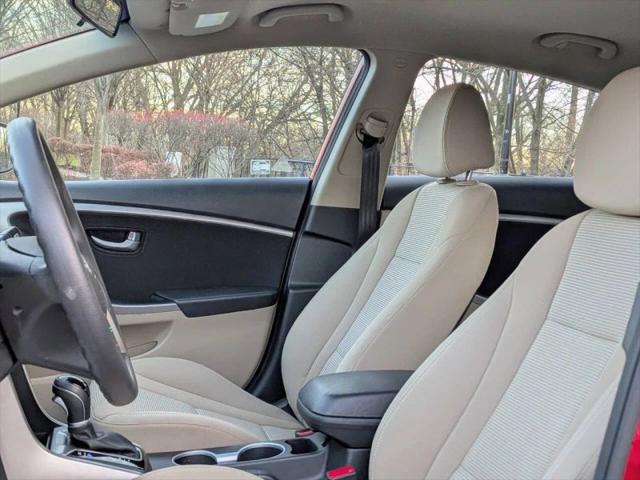 2017 Hyundai Elantra GT Base