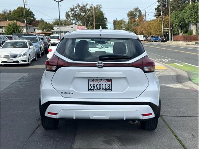 2023 Nissan Kicks S Xtronic CVT
