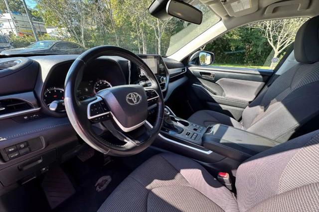 2024 Toyota Highlander LE