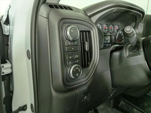 2026 GMC Sierra 2500HD Crew Cab, Standard Bed, Pro, 4WD