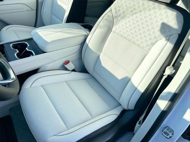 2026 GMC Acadia Denali AWD