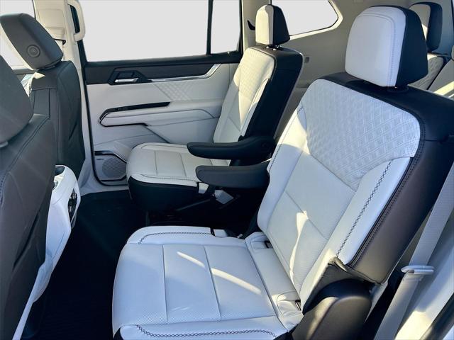 2026 GMC Acadia Denali AWD