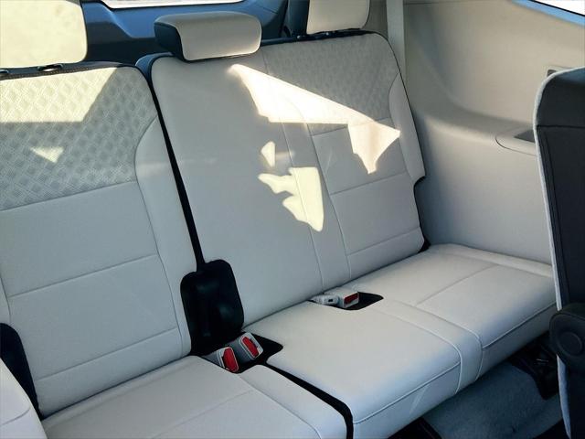 2026 GMC Acadia Denali AWD