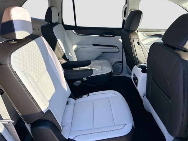 2026 GMC Acadia Denali AWD