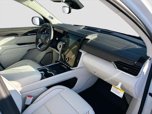2026 GMC Acadia Denali AWD