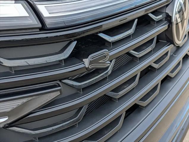 2026 Volkswagen Atlas Cross Sport SEL R-Line Black
