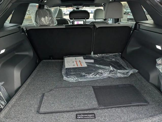 2026 Volkswagen Atlas Cross Sport SEL R-Line Black