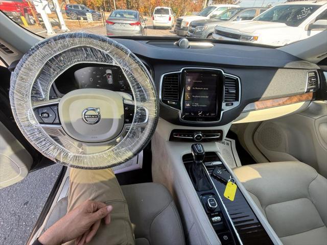 2016 Volvo XC90 T6 Momentum