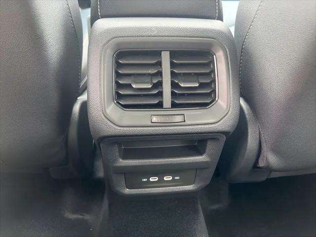 2026 Volkswagen Taos SEL