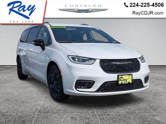 2026 Chrysler Pacifica Select for sale in Fox Lake, IL