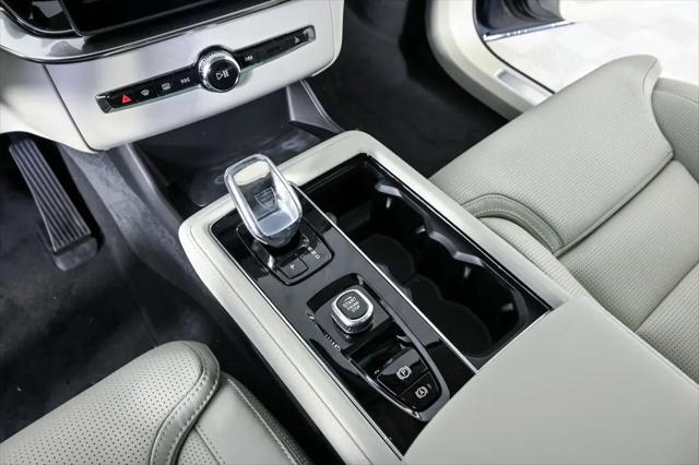 2026 Volvo XC90 Ultra, B6 AWD Gas (mild hybrid), Gasoline, Bright, 7 Seats