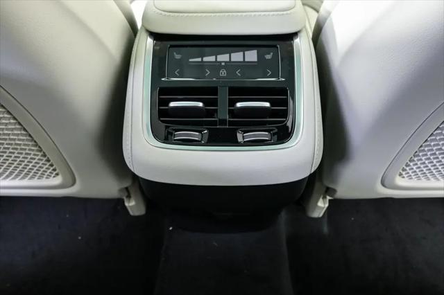 2026 Volvo XC90 Ultra, B6 AWD Gas (mild hybrid), Gasoline, Bright, 7 Seats