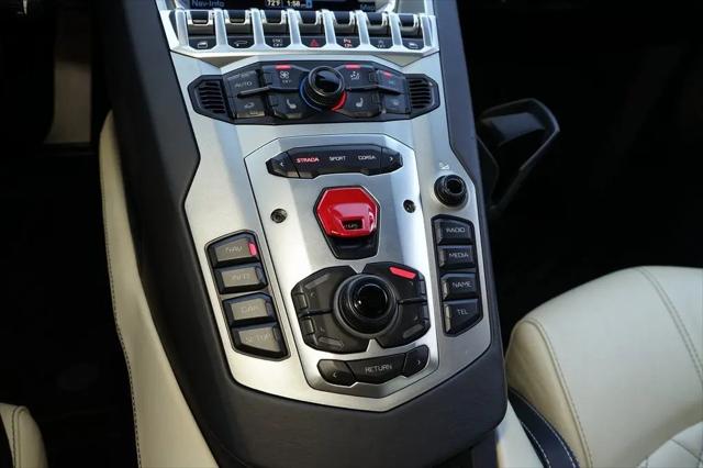 2015 Lamborghini Aventador LP700-4