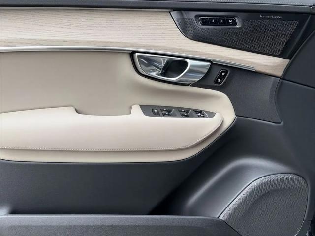 2026 Volvo XC90 Ultra, B6 AWD Gas (mild hybrid), Gasoline, Bright, 7 Seats