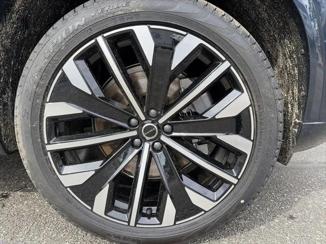 2026 Volvo XC90 Ultra, B6 AWD Gas (mild hybrid), Gasoline, Bright, 7 Seats