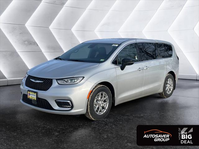 2026 Chrysler Pacifica Select for sale in Newport, VT