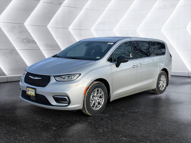 2026 Chrysler Pacifica Select for sale in Newport, VT