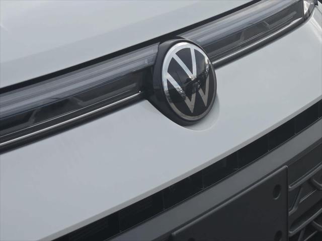 2026 Volkswagen Taos SE Black