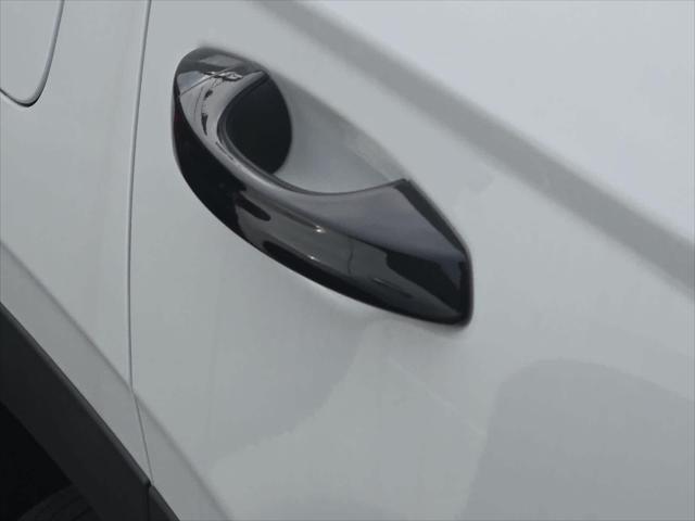 2026 Volkswagen Taos SE Black