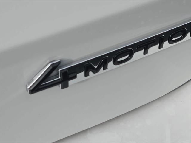 2026 Volkswagen Taos SE Black