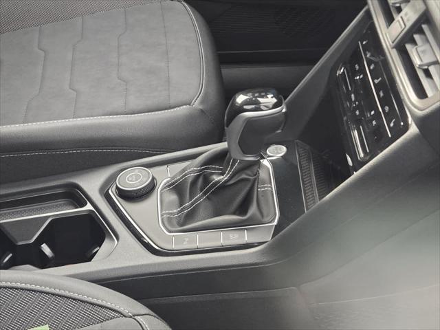 2026 Volkswagen Taos SE Black